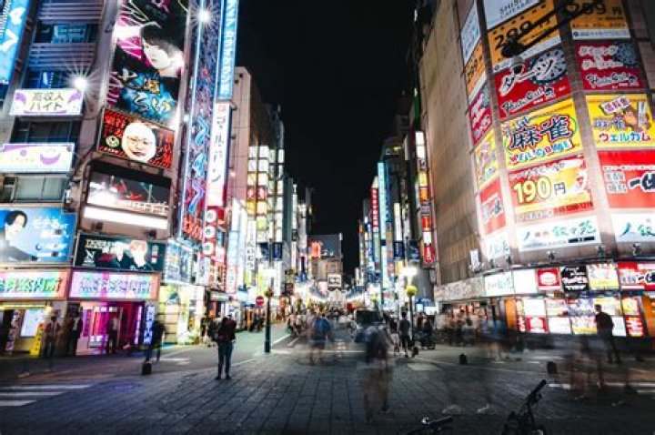 「新宿11チャンネル」とは？呼ばれ方から見える街の情報導線
